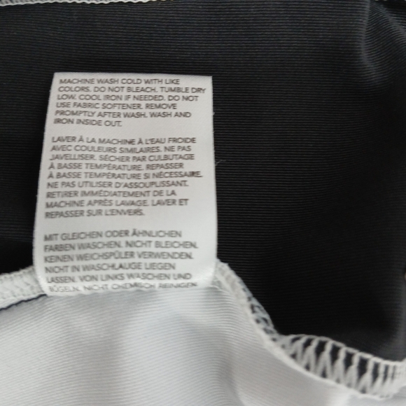 NVO Ladies Short Sleeve Golf Polo. Size L - Picture 5 of 7